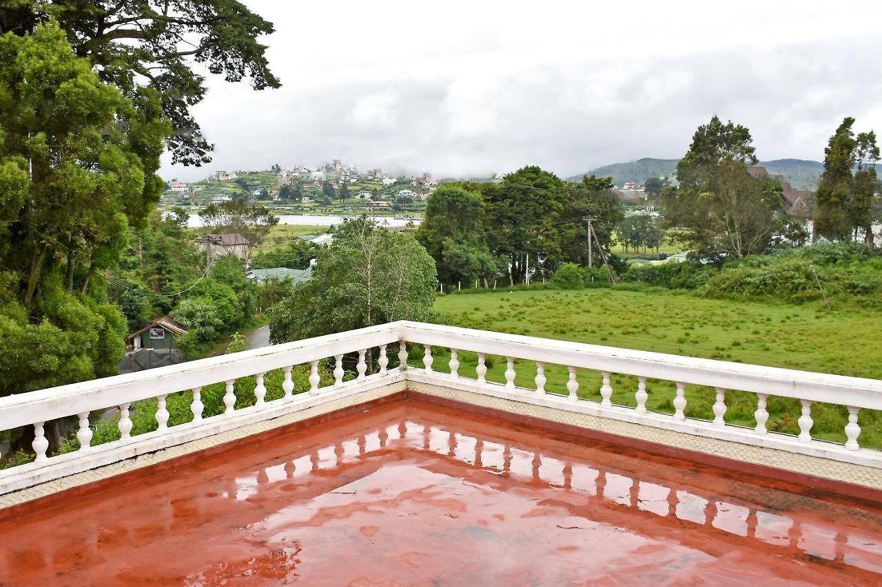 Oyo 476 Bloomfield Hotel