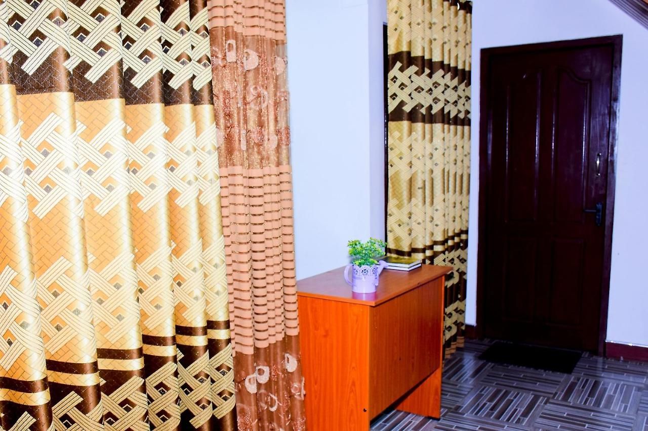 Hotel Oyo 480 Rainbow 3*