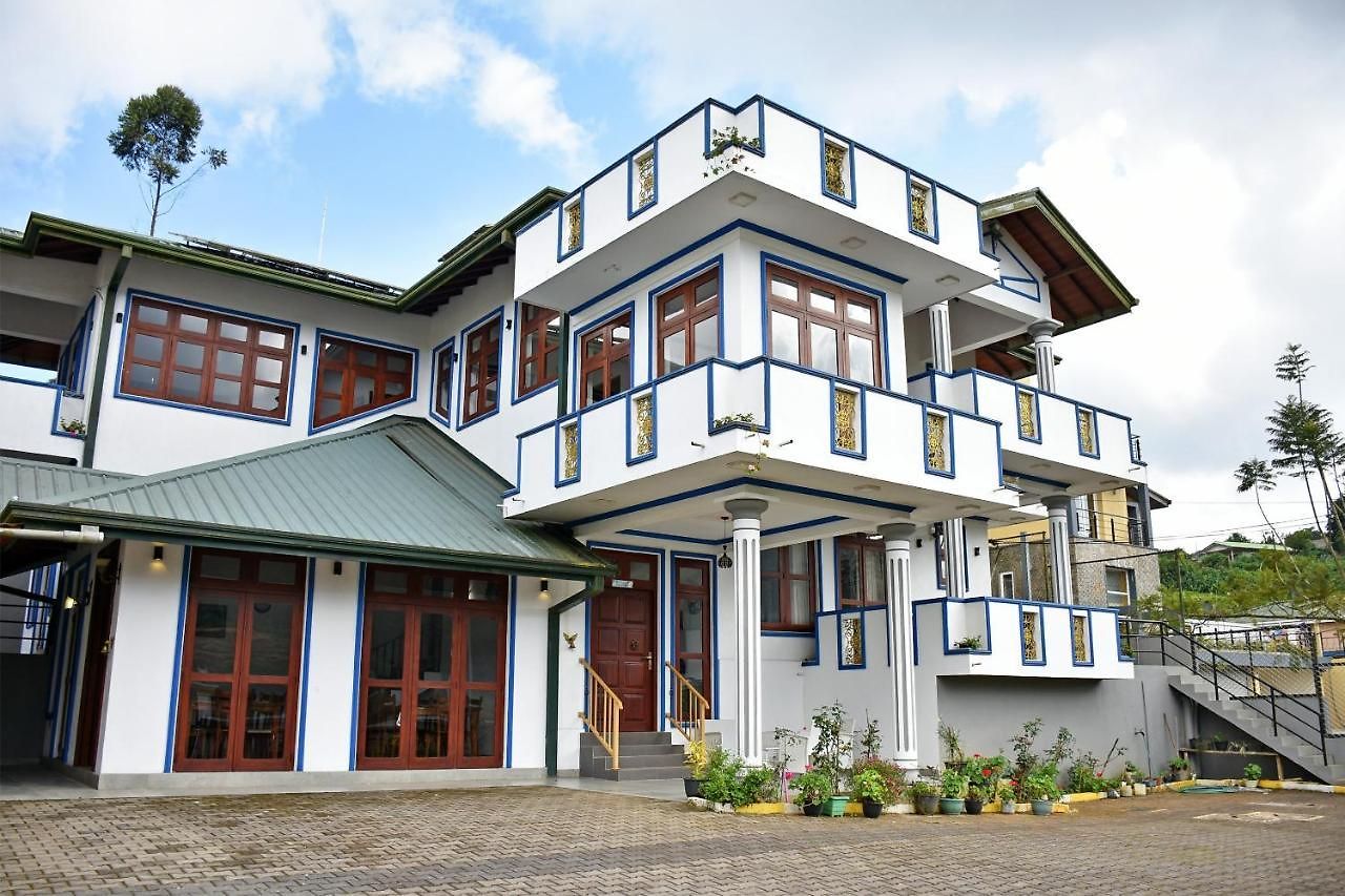 Oyo 537 Royal Bungalow Hotel 3*