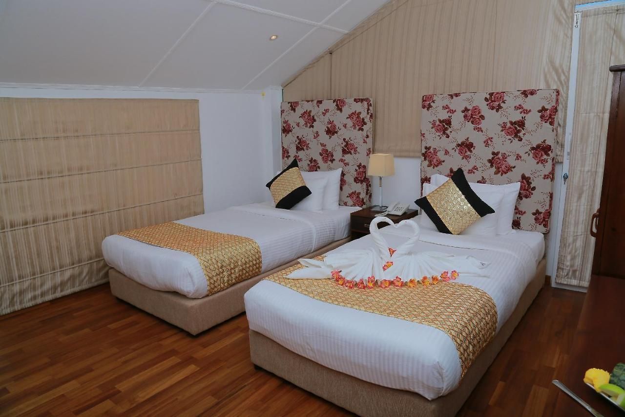 Hotel Blue Meadows Nuwaraeliya Nuwara Eliya