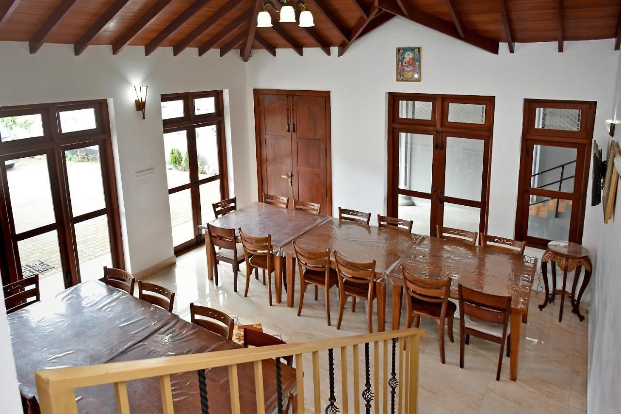 Hotel Oyo 537 Royal Bungalow