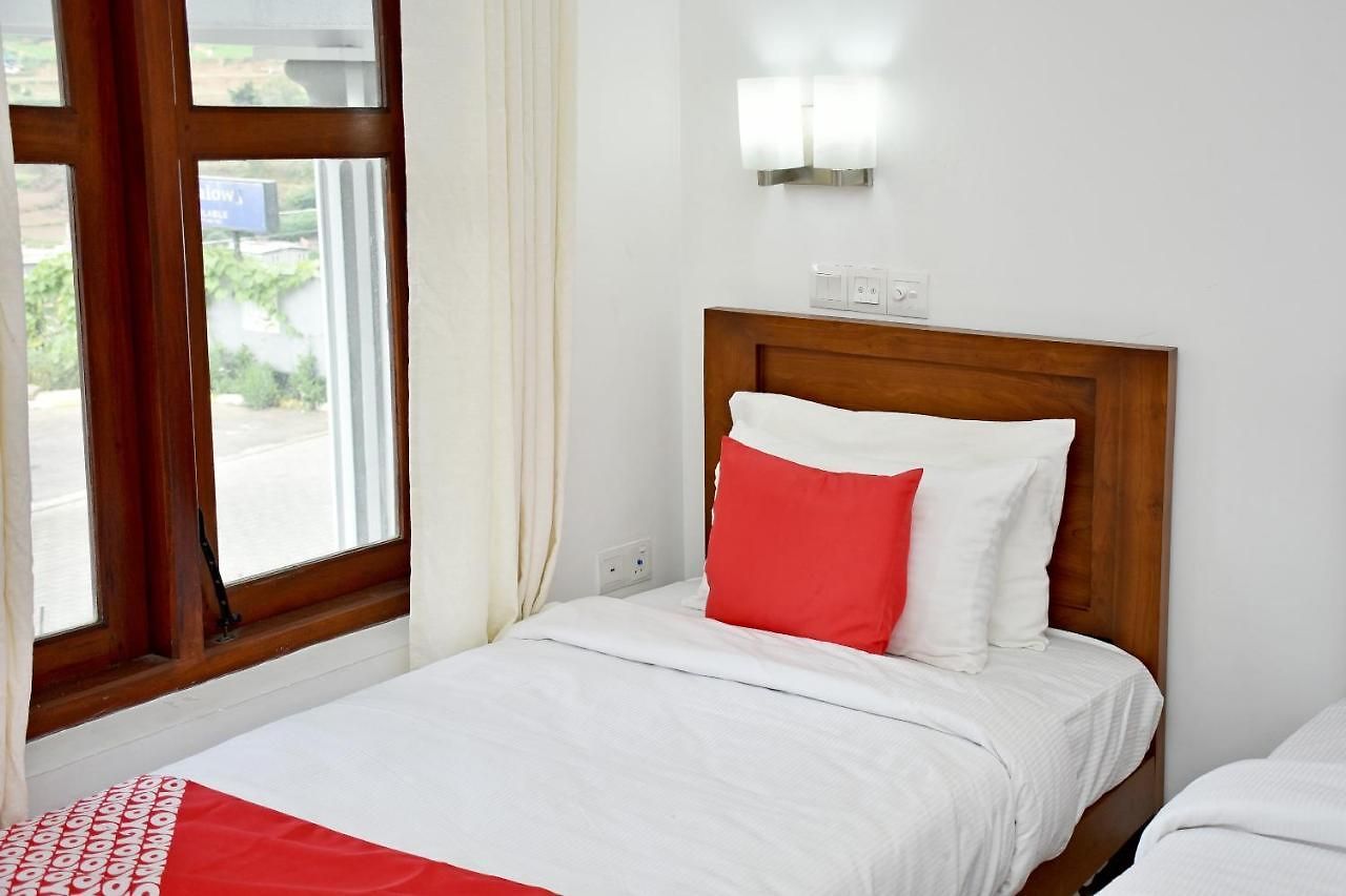 Hotel Oyo 537 Royal Bungalow 3*