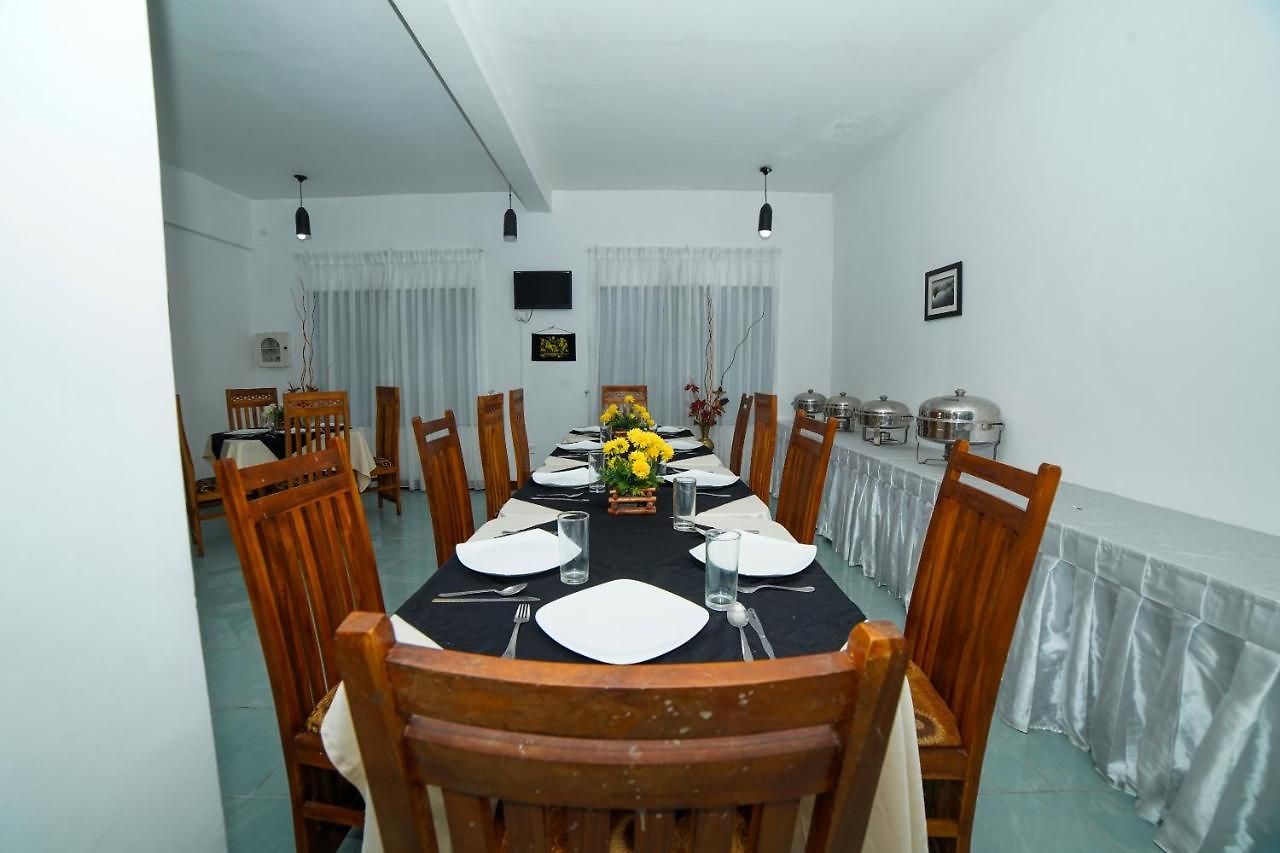 Hotel Oyo 586 Rose Garden 3*