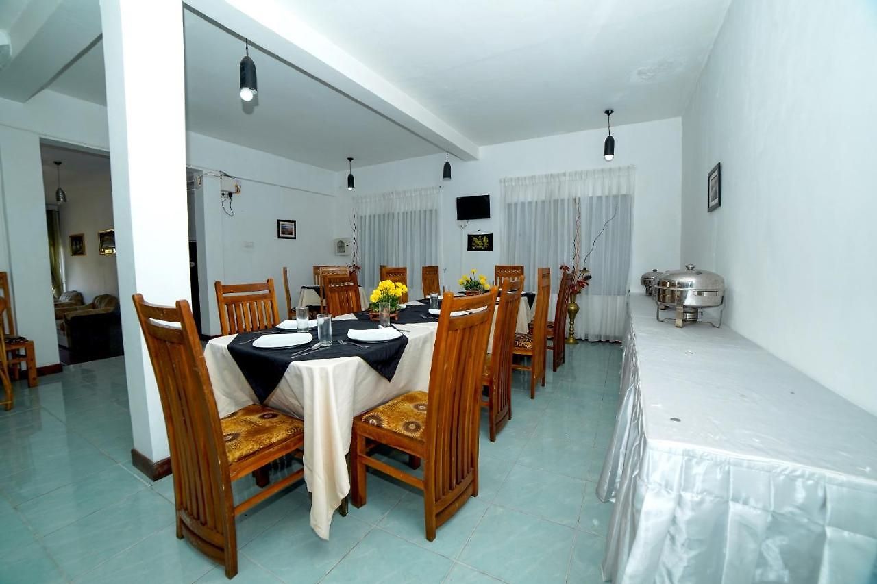 Oyo 586 Rose Garden Hotel