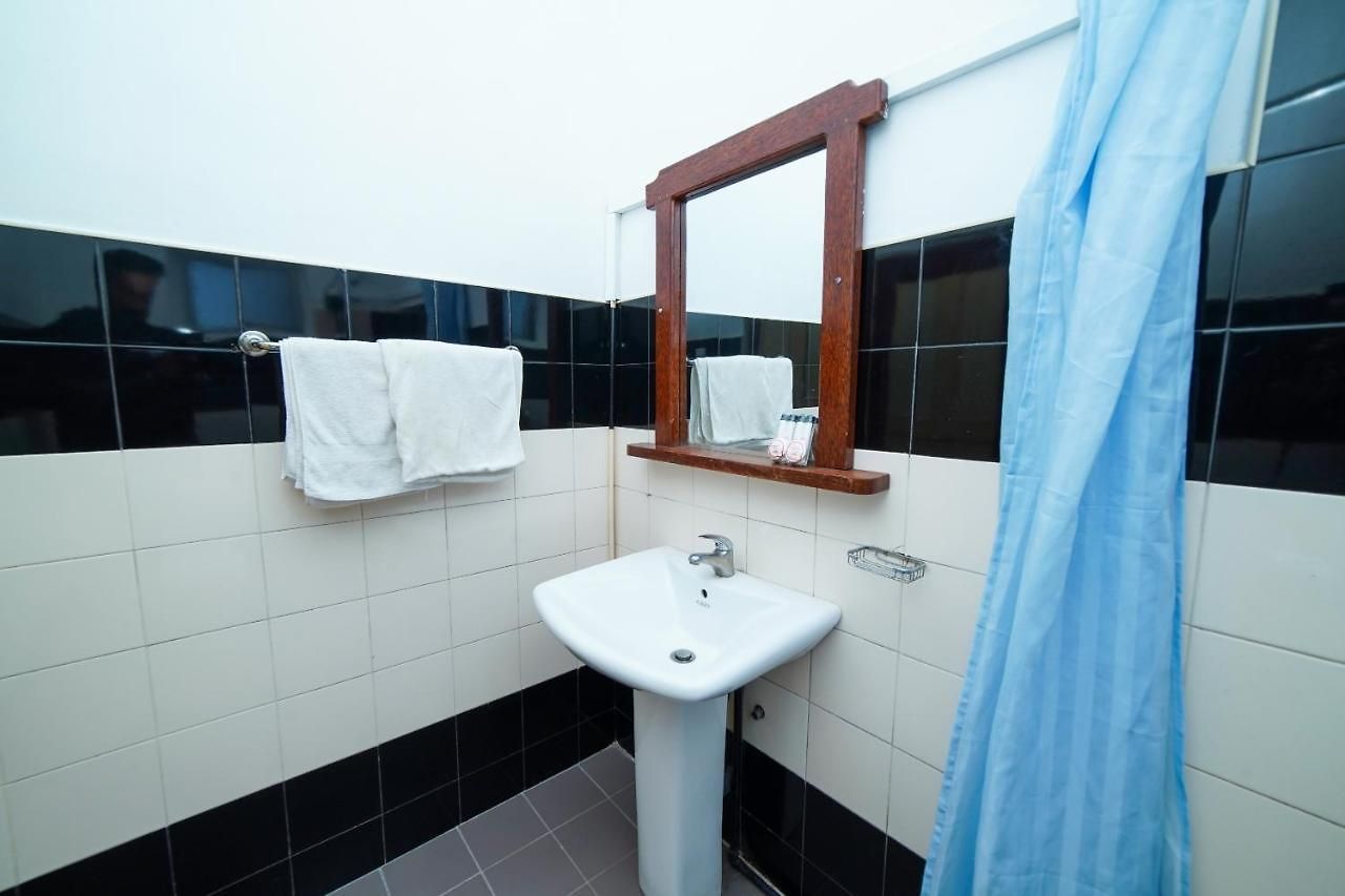 Hotel Oyo 586 Rose Garden 3*