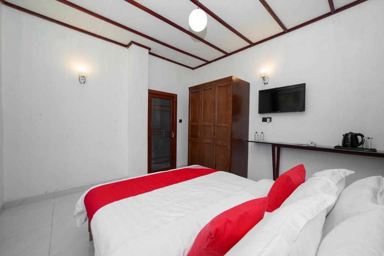 Hotel Oyo 575 White Rose
