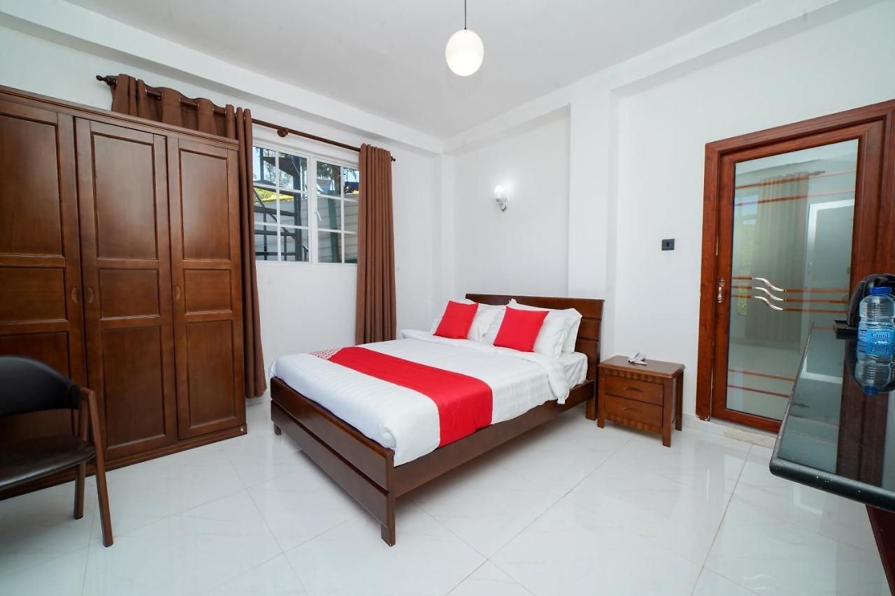 Oyo 575 White Rose 3*