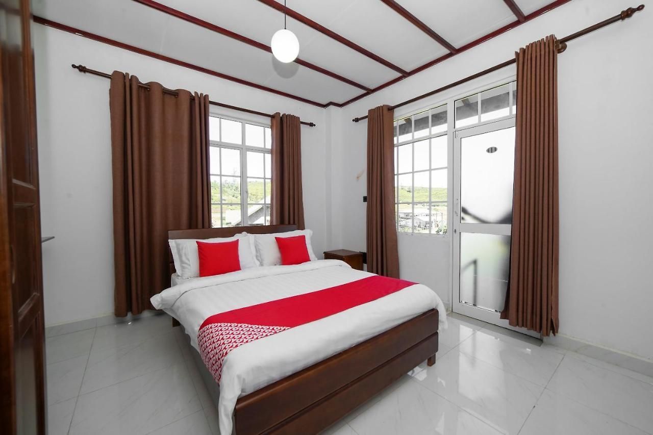 Oyo 575 White Rose 3*