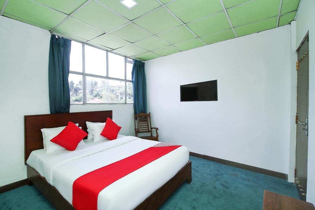 Hotel Oyo 453 Green Palace