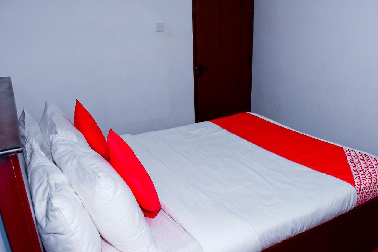 Oyo 480 Rainbow Hotel