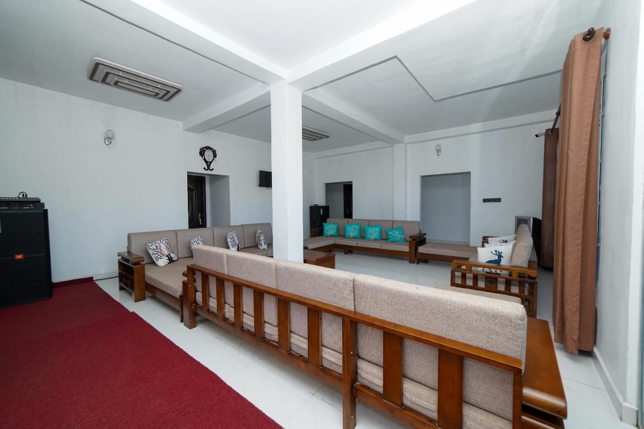 Hotel Oyo 575 White Rose