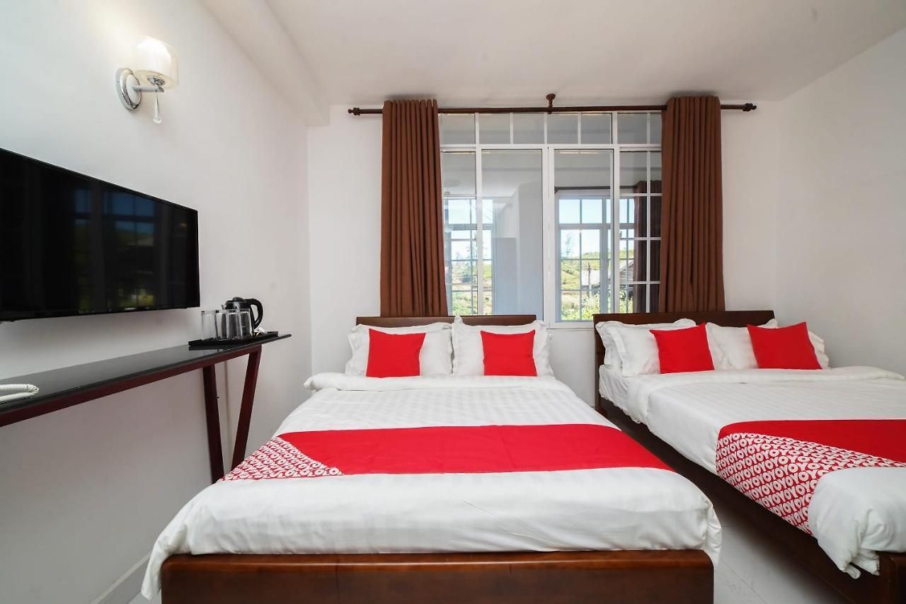 Oyo 575 White Rose Hotel