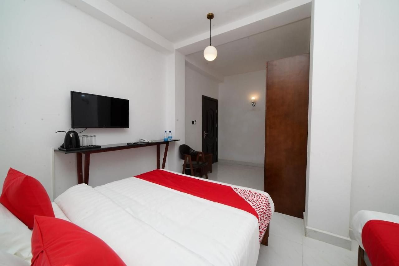 Hotel Oyo 575 White Rose