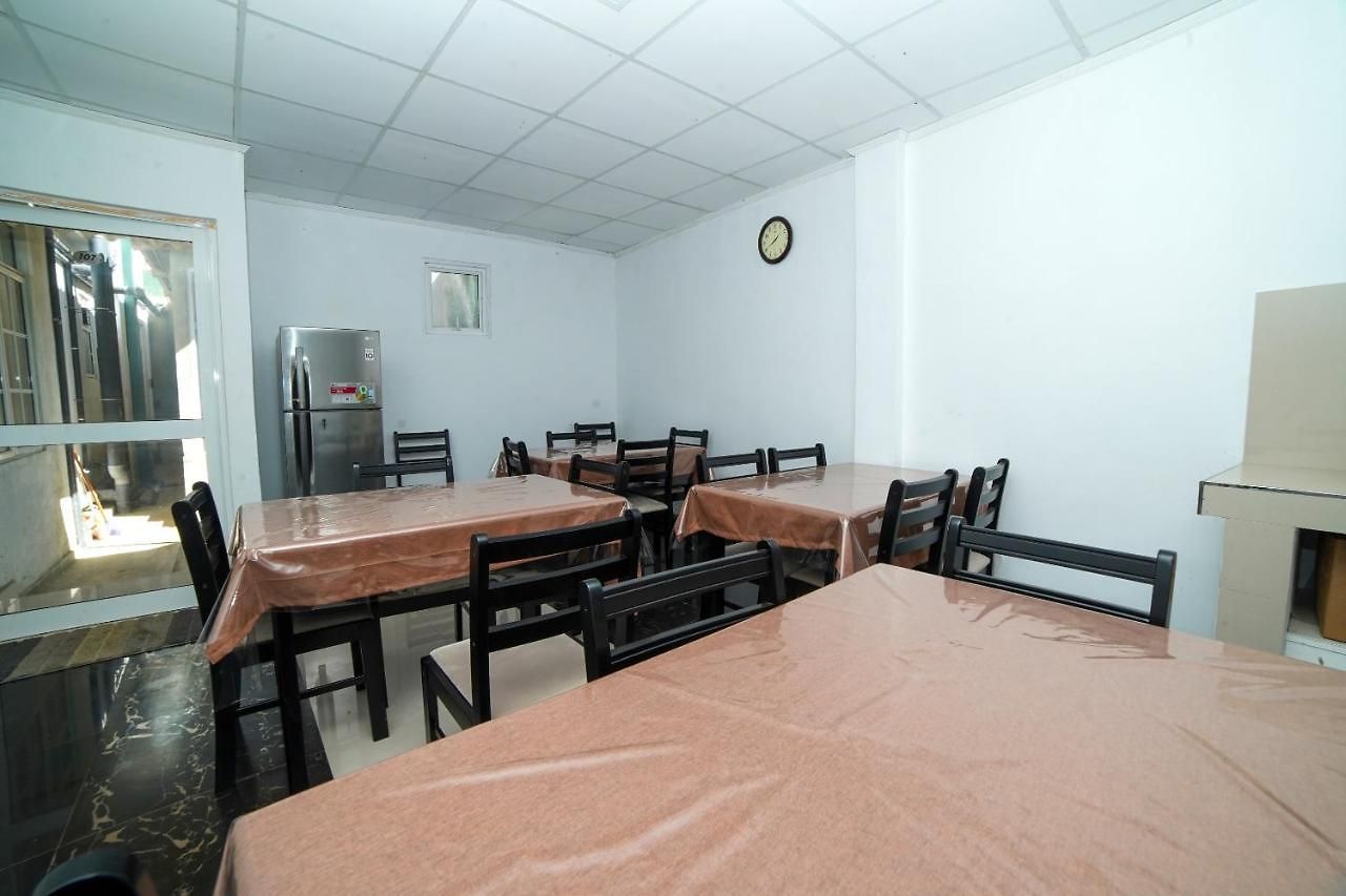 Oyo 575 White Rose Hotel 3*