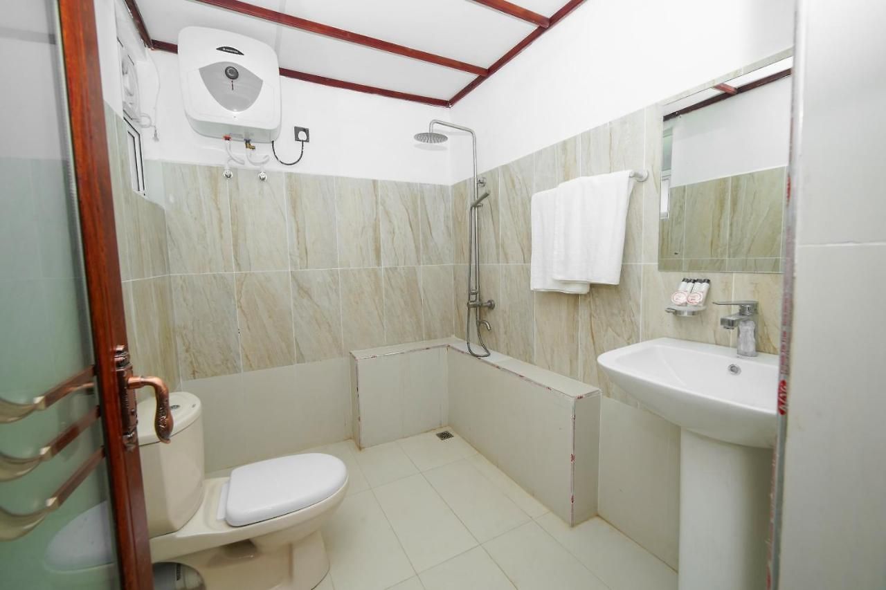 Hotel Oyo 575 White Rose 3*