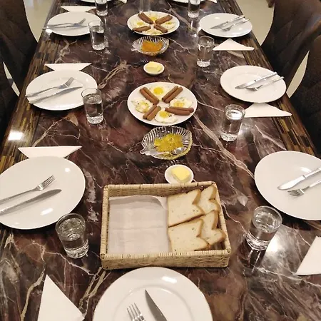 Hotel Rest Master Luxury Bunglaw Nuwara Eliya