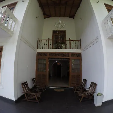 Aberdeen Waterfalls Bungalow Guest house *
