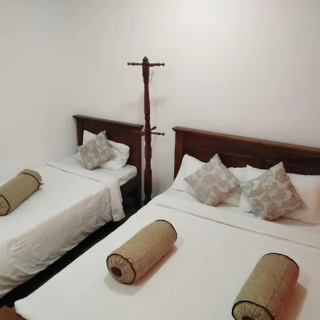 Rest Master Luxury Bunglaw Hotel Nuwara Eliya