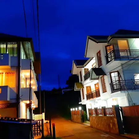 Hotel Oyo 487 Sudha Ozone Freeze 3*
