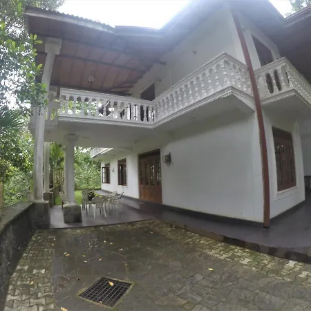 Aberdeen Waterfalls Bungalow Guest house Nuwara Eliya