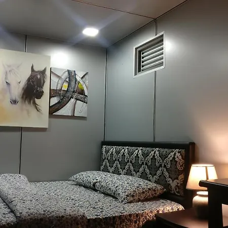 Container Edge Hotel