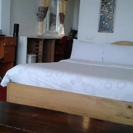 Homestay Woods Hut Nuwara Eliya