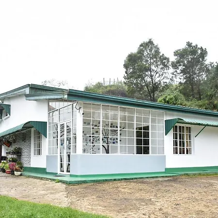 Homestay Mountain Stream Courtyard Nuwara Eliya