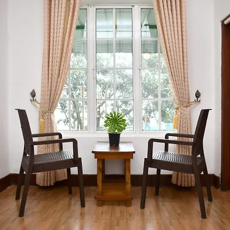 Mountain Stream Courtyard Homestay