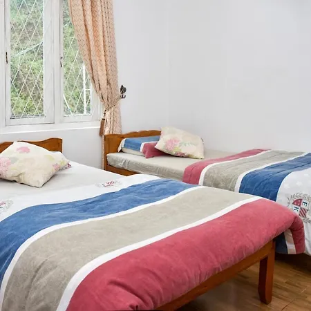 Homestay Mountain Stream Courtyard Nuwara Eliya
