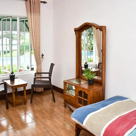 Homestay Mountain Stream Courtyard *