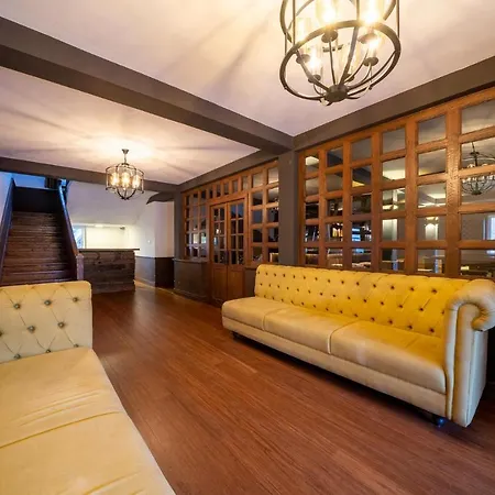 Pedro Barn At Little England Hotel