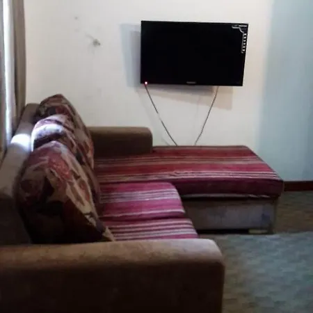 Holiday Aparthotel Nuwara Eliya