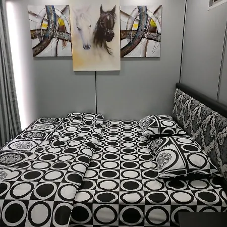 Container Edge Hotel