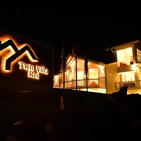 Twin Red - Luxury With Mountain View Nuwara Eliya