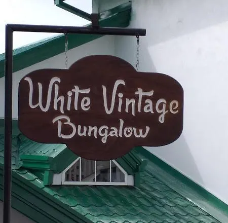 White Vintage Bunglow Hotel *