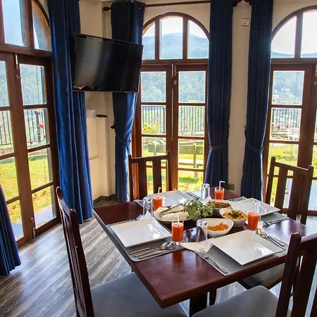 Hotel The Wind Castle Nuwara Eliya