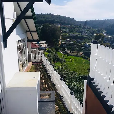 White Vintage Bunglow Hotel *