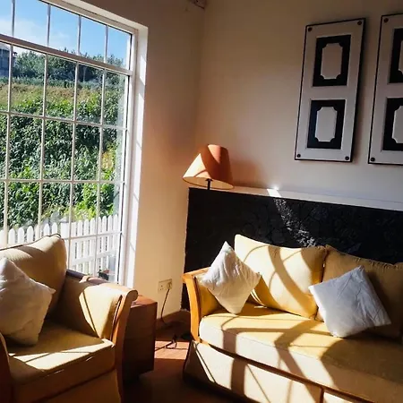 Hotel White Vintage Bunglow
