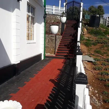 White Vintage Bunglow Nuwara Eliya