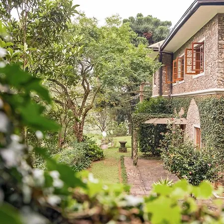 Hotel Jetwing Warwick Gardens, A Luxury Reserve