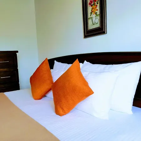 Moon Plains Luxury *