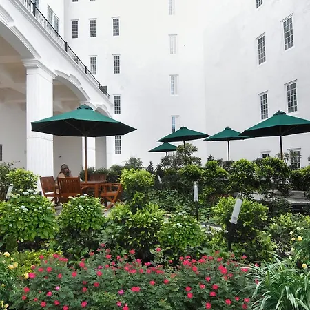 Araliya Red - Budget Friendly Hotel- Where Find Stunning 360 Panoramic View Of Hotel Nuwara Eliya