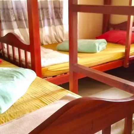 Hi Lanka Hostel *
