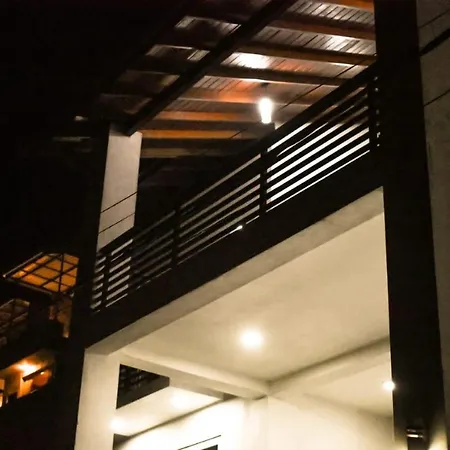 Hotel J's 3*