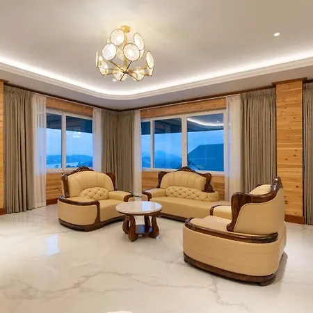 Hotel Araliya Red - Budget Friendly Hotel- Where Find Stunning 360 Panoramic View Of 4*