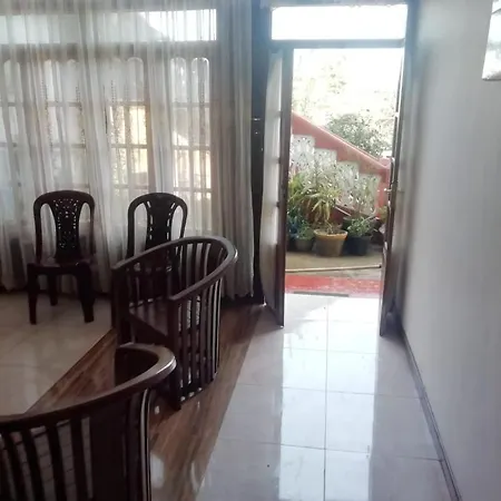 Tissa Holiday Home * Nuwara Eliya