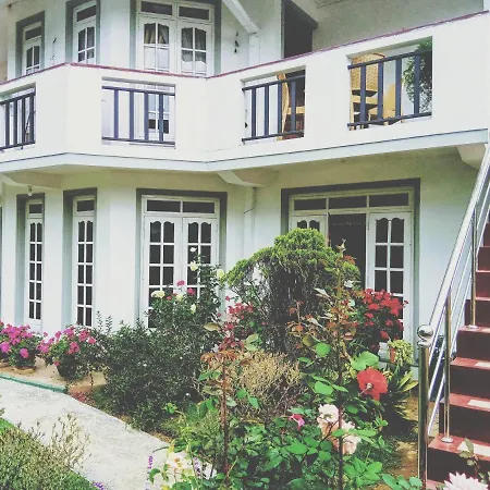 Country Lodge