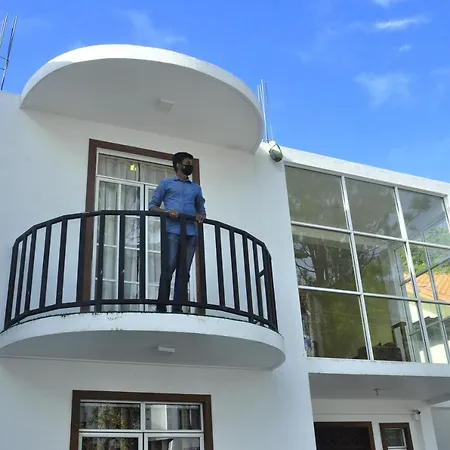 Summer Glow Guest - Guest house Nuwara Eliya