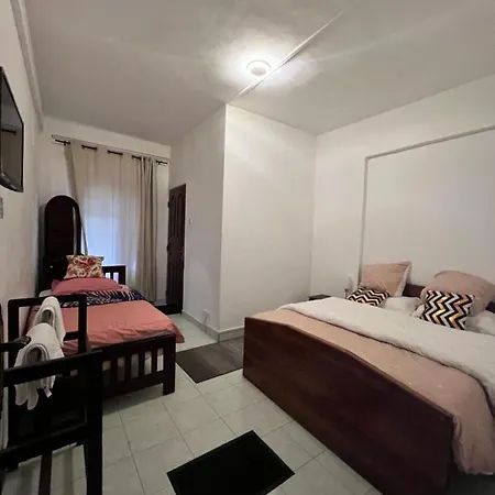 Hill Top Inn * Nuwara Eliya