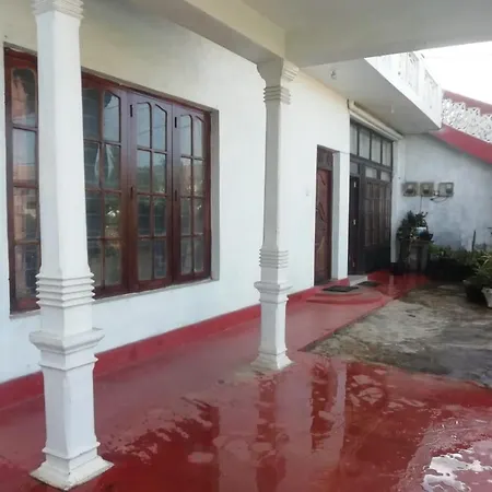 Tissa Holiday Home *